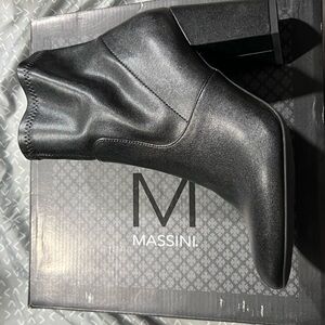 Massini women’s black heels